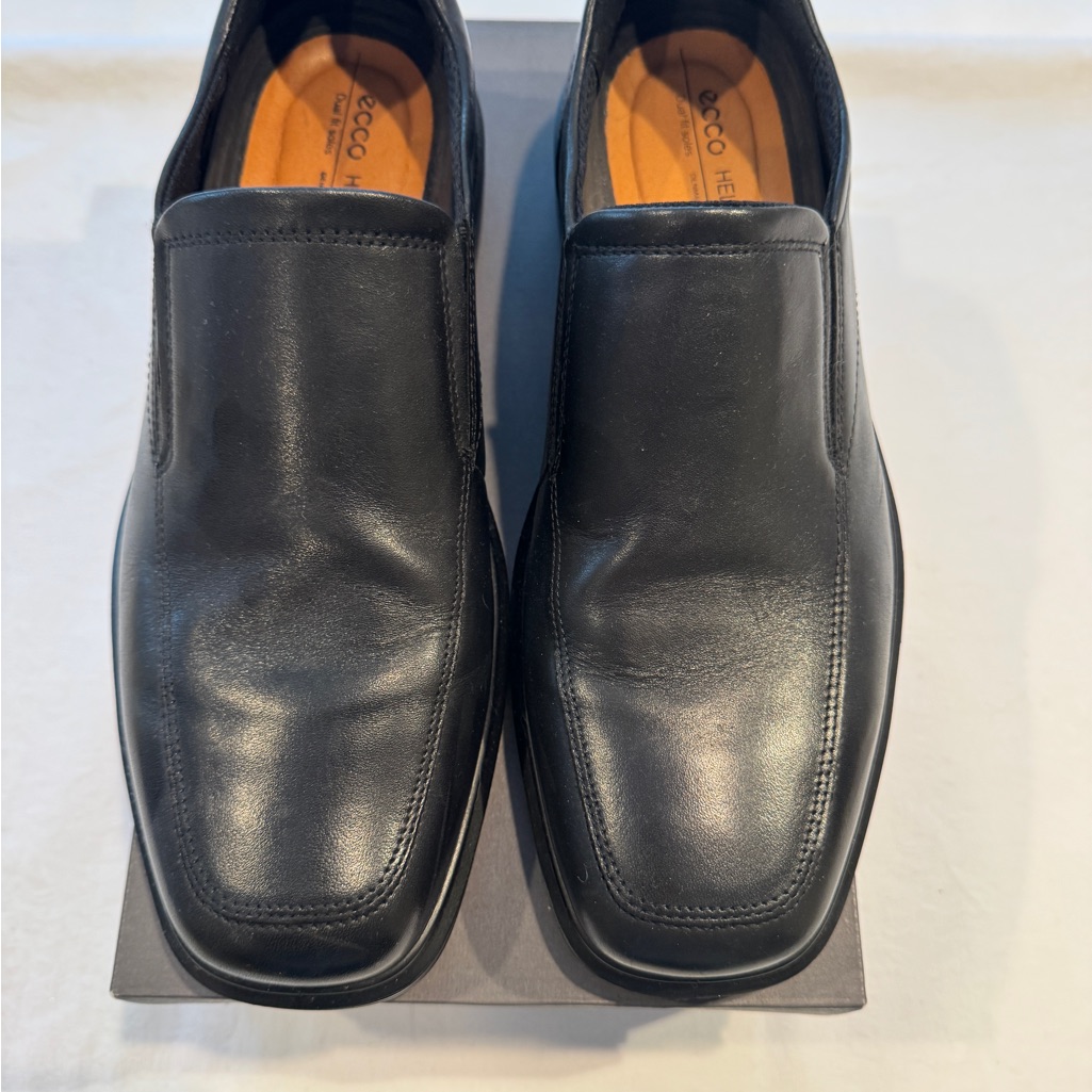 Ecco Men's Classic Black Slip-On Loafers